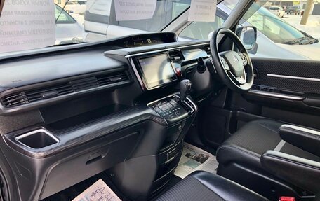 Honda Stepwgn IV, 2018 год, 2 498 000 рублей, 15 фотография