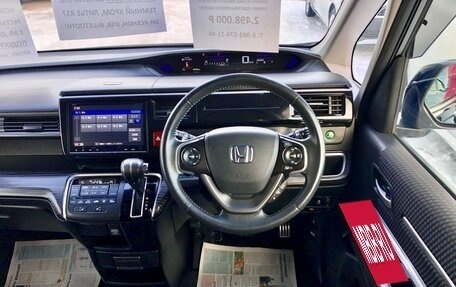 Honda Stepwgn IV, 2018 год, 2 498 000 рублей, 14 фотография