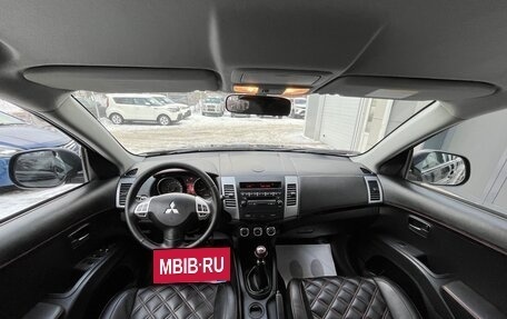 Mitsubishi Outlander III рестайлинг 3, 2010 год, 1 699 000 рублей, 15 фотография