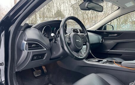 Jaguar XE I рестайлинг, 2016 год, 2 399 000 рублей, 15 фотография