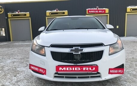 Chevrolet Cruze II, 2011 год, 850 000 рублей, 2 фотография