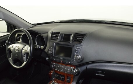 Toyota Highlander III, 2011 год, 2 495 000 рублей, 11 фотография