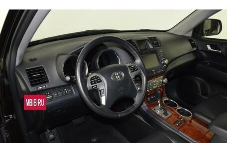 Toyota Highlander III, 2011 год, 2 495 000 рублей, 22 фотография