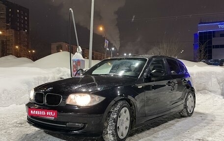BMW 1 серия, 2008 год, 740 000 рублей, 2 фотография