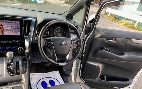 Toyota Alphard III, 2019 год, 3 250 000 рублей, 14 фотография