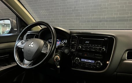 Mitsubishi Outlander III рестайлинг 3, 2013 год, 1 796 000 рублей, 7 фотография