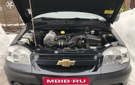 Chevrolet Niva I рестайлинг, 2018 год, 975 000 рублей, 8 фотография