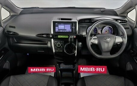 Toyota Wish II, 2013 год, 1 678 000 рублей, 8 фотография