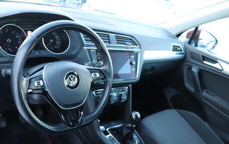 Volkswagen Tiguan II, 2020 год, 2 397 000 рублей, 6 фотография