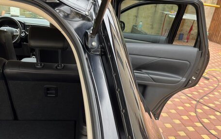 Mitsubishi Outlander III рестайлинг 3, 2012 год, 1 799 000 рублей, 25 фотография