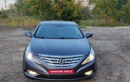 Hyundai Sonata VI, 2012 год, 980 000 рублей, 1 фотография