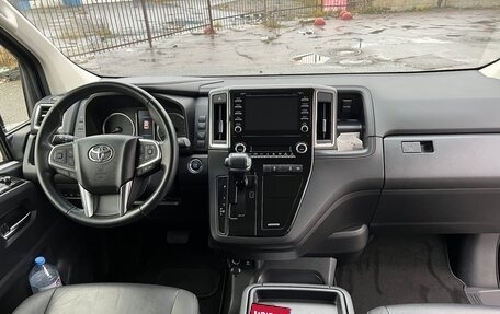 Toyota HiAce H300, 2020 год, 5 500 000 рублей, 9 фотография
