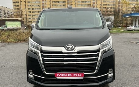 Toyota HiAce H300, 2020 год, 5 500 000 рублей, 2 фотография