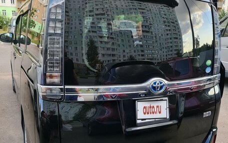 Toyota Voxy III, 2015 год, 2 199 999 рублей, 3 фотография