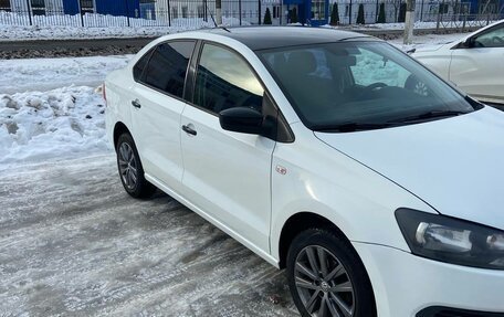 Volkswagen Polo VI (EU Market), 2011 год, 645 000 рублей, 3 фотография