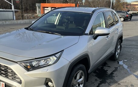 Toyota RAV4, 2019 год, 3 430 000 рублей, 1 фотография