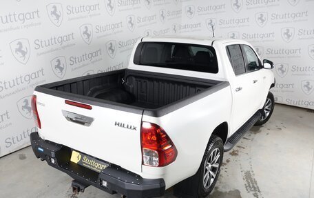 Toyota Hilux VIII, 2018 год, 3 900 000 рублей, 7 фотография