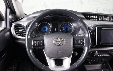 Toyota Hilux VIII, 2018 год, 3 900 000 рублей, 25 фотография