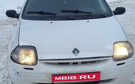 Renault Clio III, 2001 год, 210 000 рублей, 2 фотография