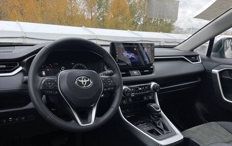 Toyota RAV4, 2023 год, 4 190 000 рублей, 10 фотография
