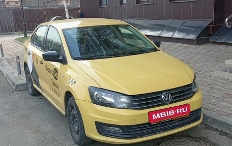 Volkswagen Polo VI (EU Market), 2018 год, 800 000 рублей, 1 фотография