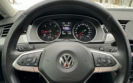 Volkswagen Passat B8 рестайлинг, 2019 год, 3 550 000 рублей, 5 фотография