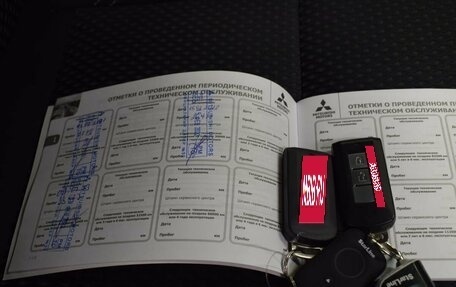 Mitsubishi Outlander III рестайлинг 3, 2019 год, 2 605 000 рублей, 19 фотография