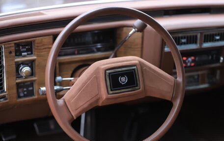 Cadillac DeVille VI, 1984 год, 20 000 000 рублей, 21 фотография