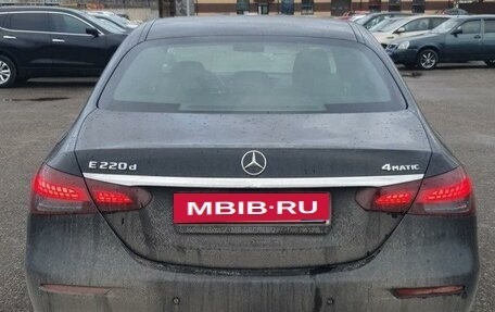 Mercedes-Benz E-Класс, 2022 год, 6 400 000 рублей, 10 фотография