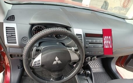 Mitsubishi Outlander III рестайлинг 3, 2010 год, 1 300 000 рублей, 8 фотография