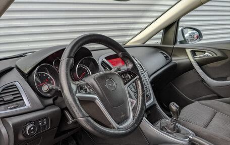 Opel Astra J, 2014 год, 840 000 рублей, 3 фотография