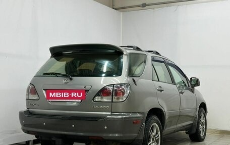 Lexus RX IV рестайлинг, 2002 год, 915 000 рублей, 5 фотография