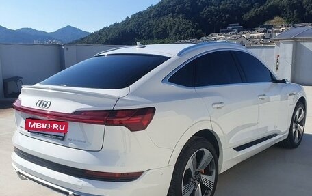 Audi e-tron I, 2022 год, 5 745 000 рублей, 2 фотография