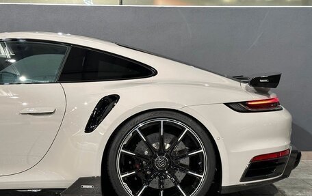 Porsche 911, 2023 год, 37 000 000 рублей, 10 фотография