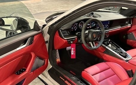 Porsche 911, 2023 год, 37 000 000 рублей, 18 фотография