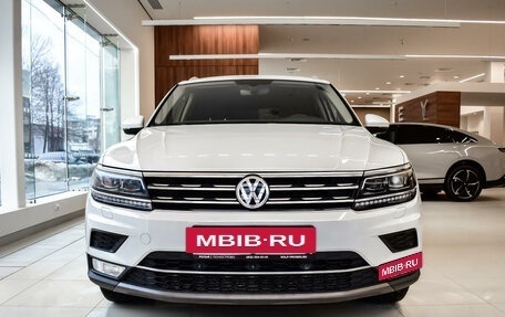 Volkswagen Tiguan II, 2016 год, 2 590 000 рублей, 2 фотография