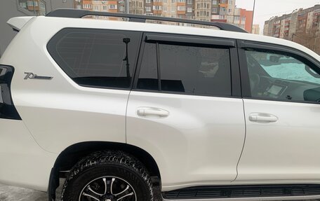 Toyota Land Cruiser Prado 150 рестайлинг 2, 2021 год, 8 000 000 рублей, 5 фотография