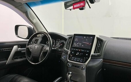 Toyota Land Cruiser 200, 2018 год, 6 990 000 рублей, 8 фотография