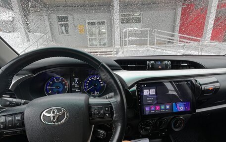 Toyota Hilux VIII, 2018 год, 3 700 000 рублей, 7 фотография