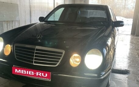 Mercedes-Benz E-Класс, 2001 год, 500 000 рублей, 4 фотография