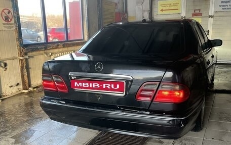 Mercedes-Benz E-Класс, 2001 год, 500 000 рублей, 8 фотография
