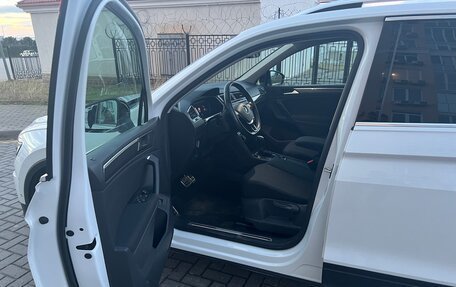 Volkswagen Tiguan II, 2019 год, 2 700 000 рублей, 11 фотография