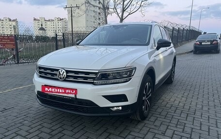 Volkswagen Tiguan II, 2019 год, 2 700 000 рублей, 2 фотография