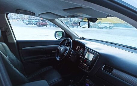 Mitsubishi Outlander III рестайлинг 3, 2012 год, 1 850 000 рублей, 18 фотография