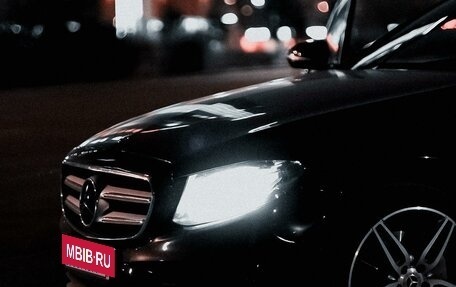 Mercedes-Benz E-Класс, 2019 год, 5 000 000 рублей, 10 фотография