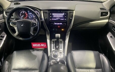 Mitsubishi Pajero Sport III рестайлинг, 2017 год, 2 869 000 рублей, 10 фотография