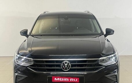 Volkswagen Tiguan II, 2020 год, 3 480 000 рублей, 2 фотография