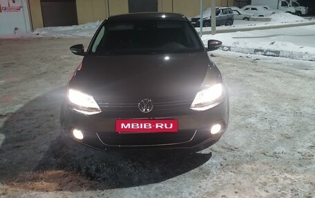 Volkswagen Jetta VI, 2012 год, 899 000 рублей, 5 фотография
