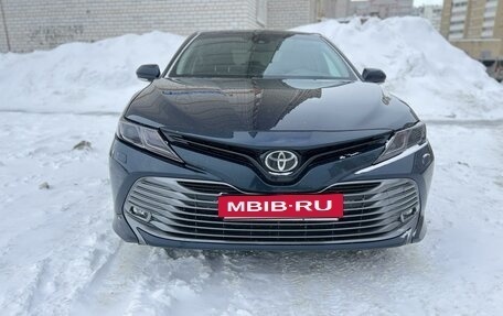 Toyota Camry, 2018 год, 2 840 000 рублей, 2 фотография