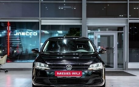 Volkswagen Jetta VI, 2013 год, 947 000 рублей, 2 фотография